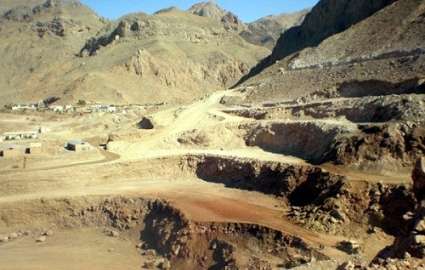 تغییر مواد انفجاری علت مسمومیت پنج معدنکار بزرگترین معدن خاک نسوزغرب کشور