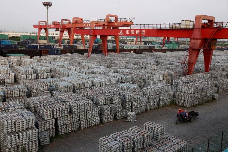 چه چیز عامل افزایش صادرات آلومینیوم چین در ماه نوامبر بود؟