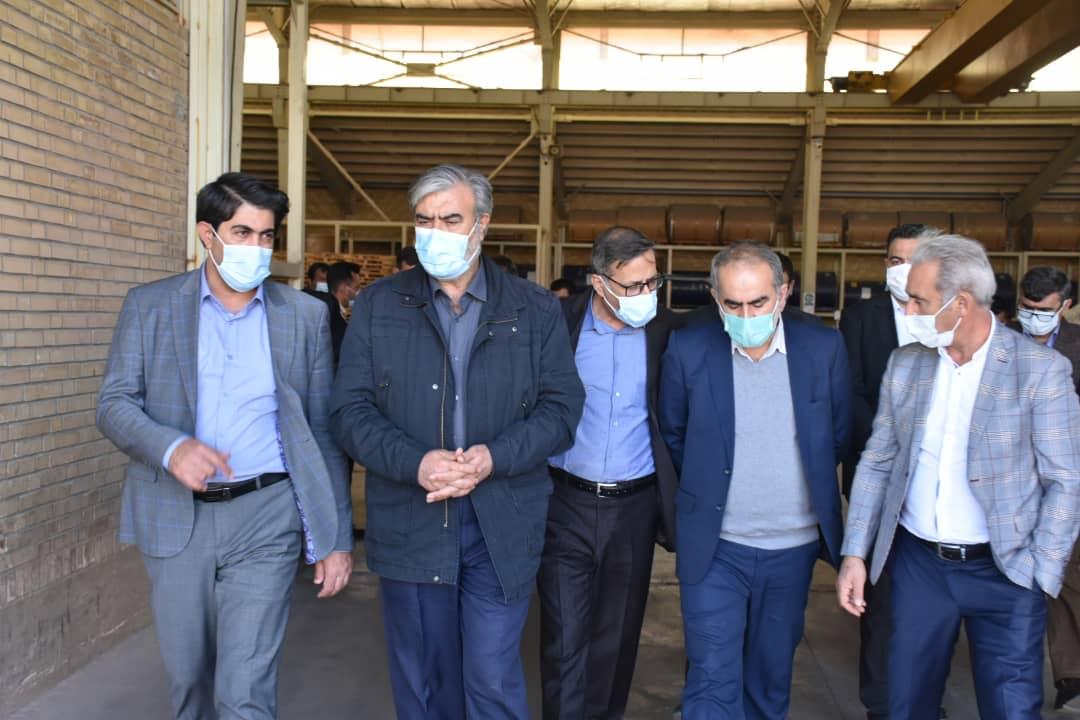 بازدید از فرآیند و مراحل تولید ورق آلومینیوم کامپوزیت پرمیوم باند در شیراز