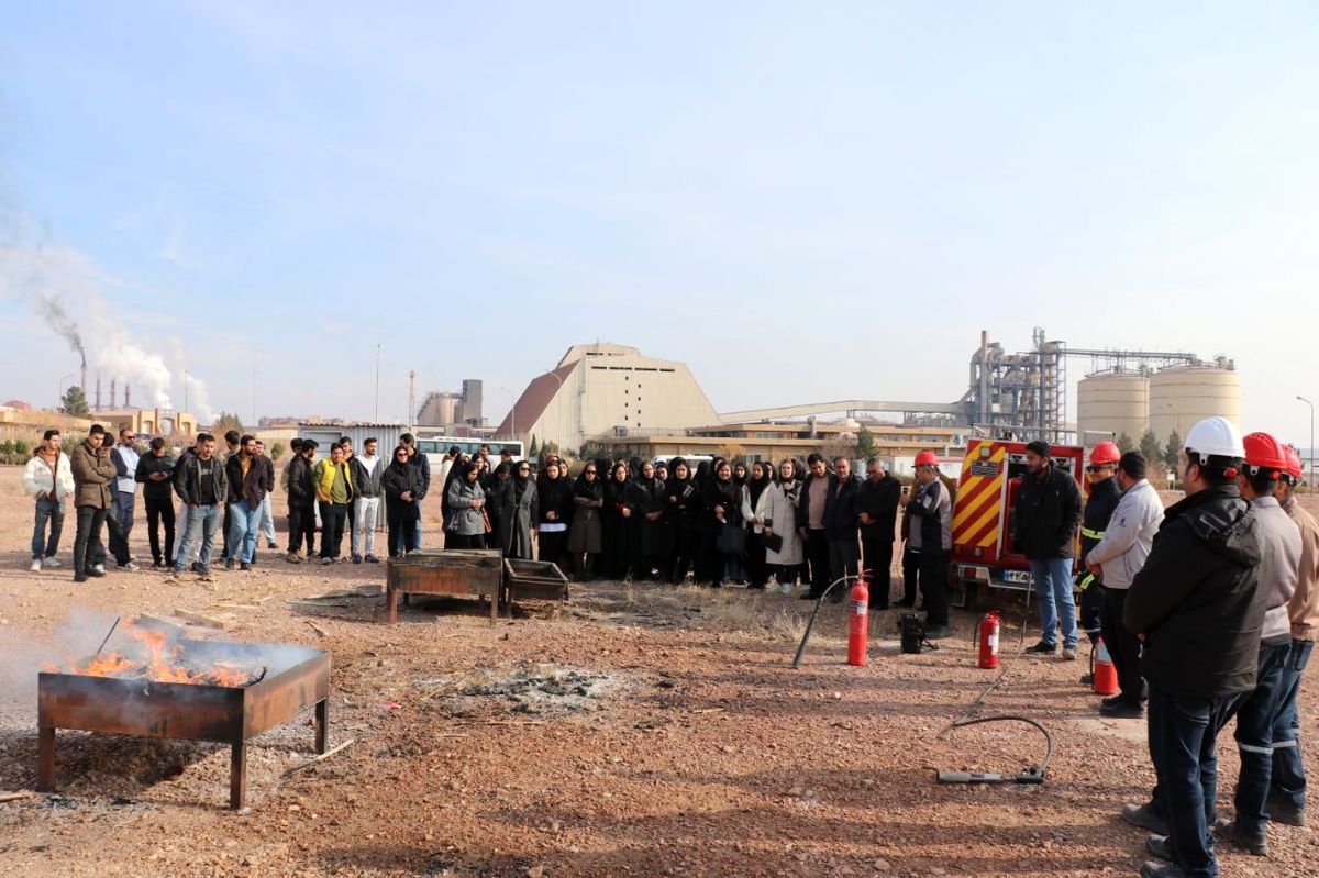 بازدید دانشجویان از معدن بوکسیت، کارخانه آلومینا و تولید شمش آلومینیوم 