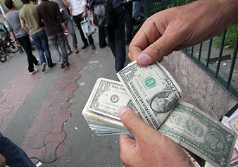 تلاش مشکوک برای جمع آوری ارز از بازار