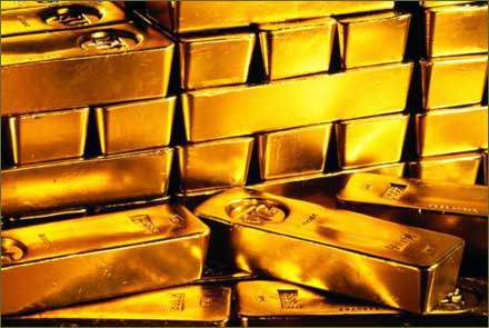اگر لازم باشد چند صد تن طلا وارد بازار خواهیم کرد