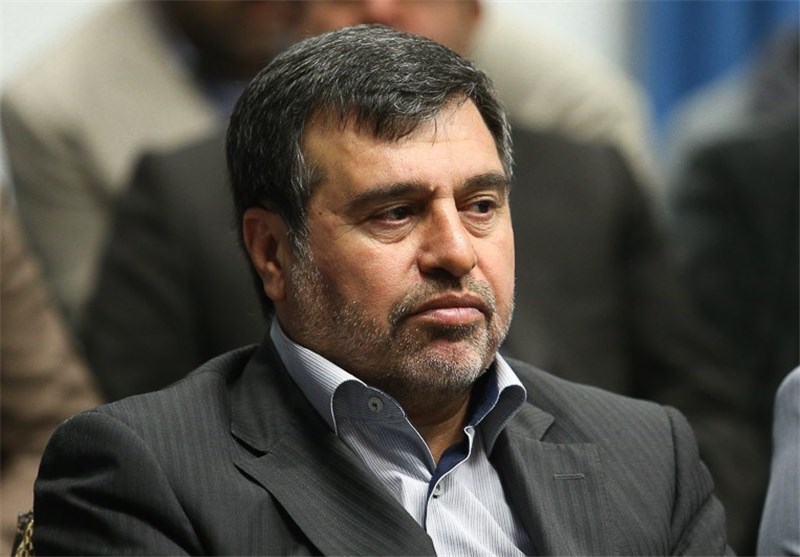 استاندار هرمزگان خواستار تعريف فرصت‌هاي سرمايه‌گذاري توسط كارخانه آلومينيوم‌المهدي براي صنايع پايين‌دست در هرمزگان شد