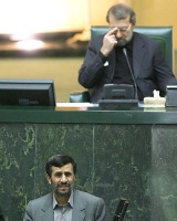 لاریجانی در نامه ای به احمدی نژاد تاکید کرد
