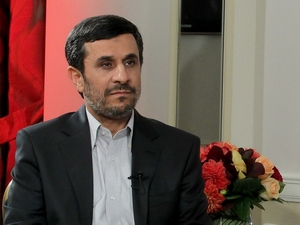 احمدي نژاد سکوتش را شکست ؛ماجراي طلا و ارز يک بازي زشت بود
