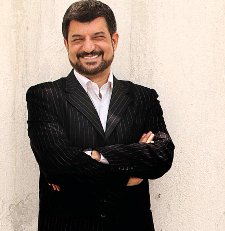 واکنش مدیر شبکه تهران به سئوال نامتعارف محمود شهریاری از امیر جعفری   «همسر شما شبیه چه میوه‌ای است؟»