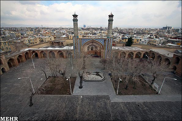 آتش‌سوزی در مسجد جامع قزوین/ شاهکار معماری ایران سوخت!