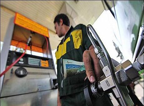 افزایش 38 درصدی قیمت بنزین تصویب شد/ قادری: فاز دوم هدفمندی در سال 92 اجرا نمی شود
