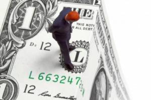 همه معتقد به افت بیشتر نرخ ارز هستند